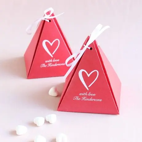 Custom-Pyramid-Candle-Boxes