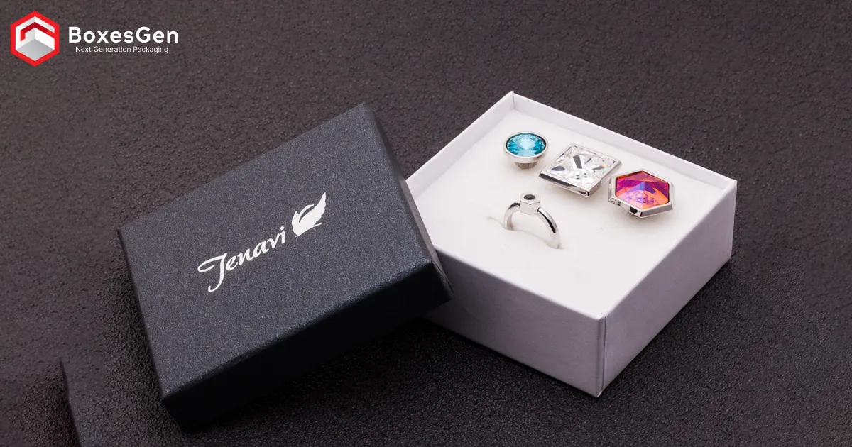 Top Black Jewelery box with logo